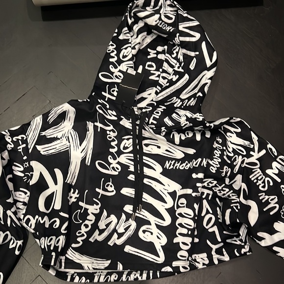 L”Rev37 sweatsuit NWT 2 piece - Picture 2 of 4